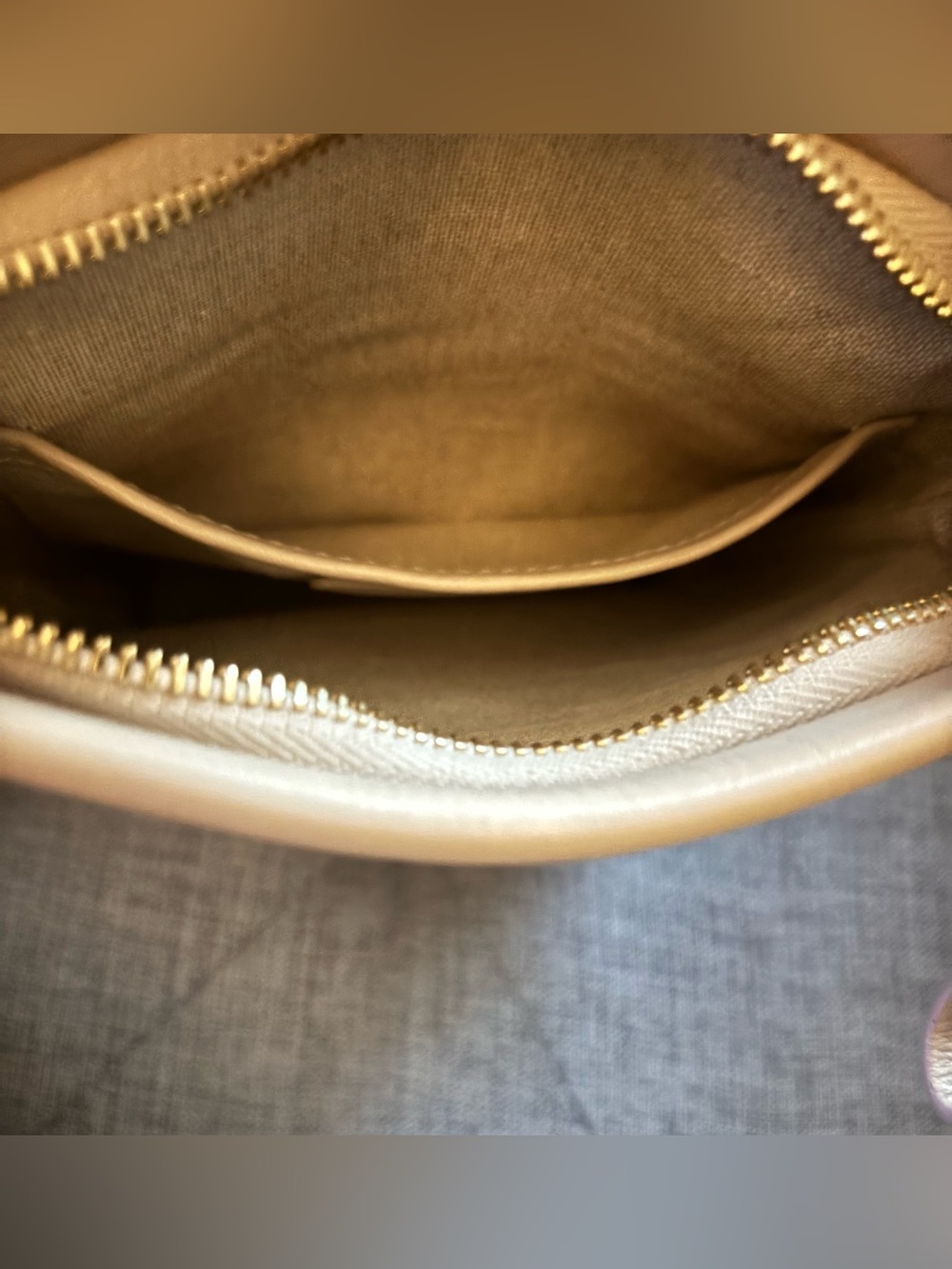 MANSUR GAVRIEL MINI ZIP BUCKET/CROSSBODY BAG AGLIO
in CAMEL - Picture 8 of 11
